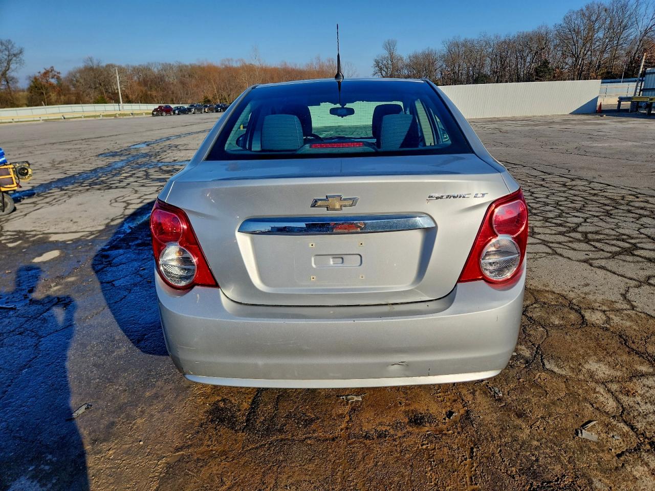 Chevrolet Sonic Lt Image 6