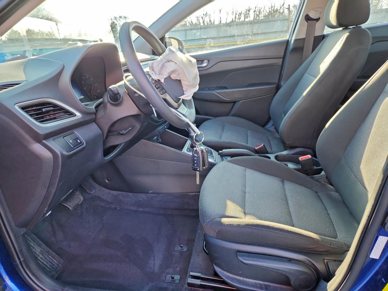 Hyundai ACCENT Se Image 12