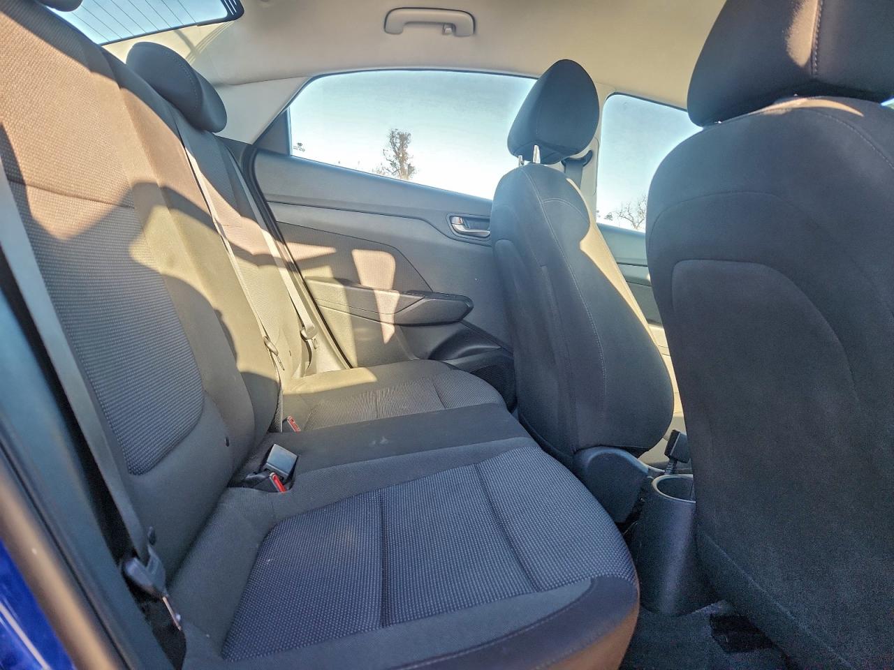 Hyundai ACCENT Se Image 9