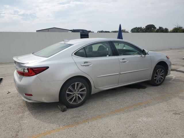 Lexus Es 300h Image 2