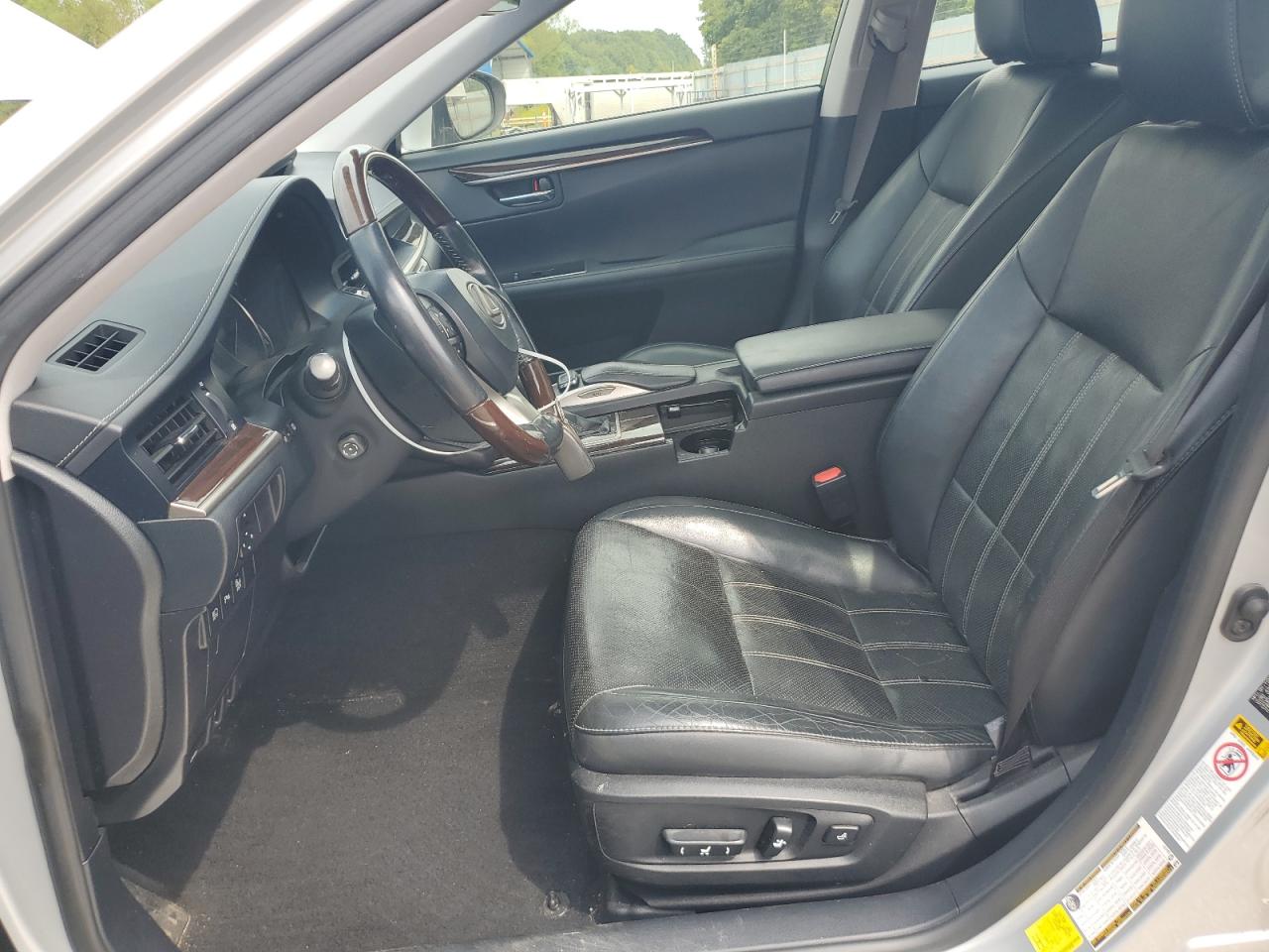 Lexus Es 300h Image 3