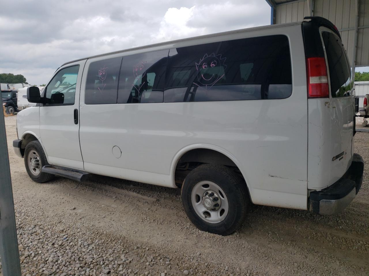 Chevrolet Express Lt Image 3