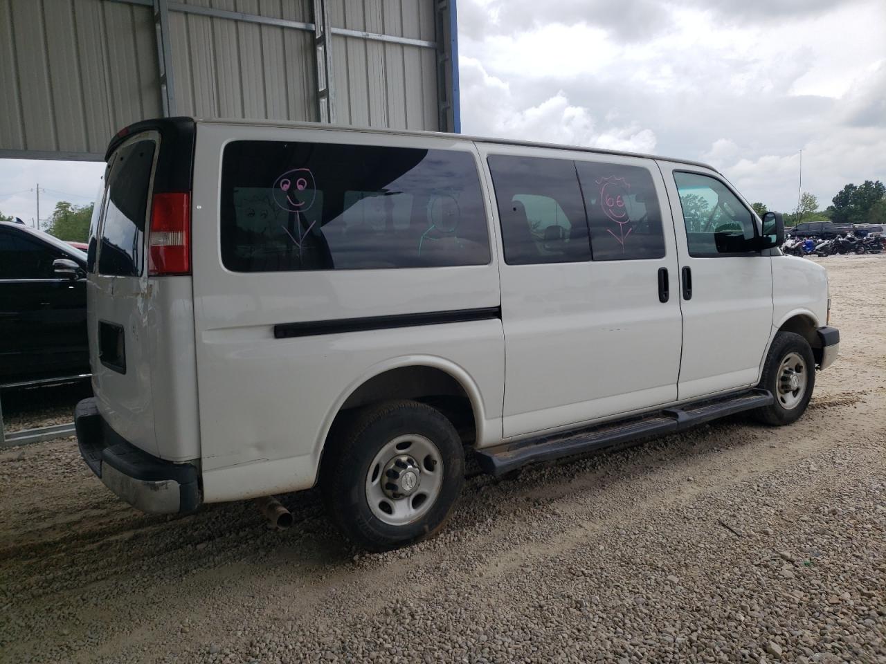 Chevrolet Express Lt Image 10