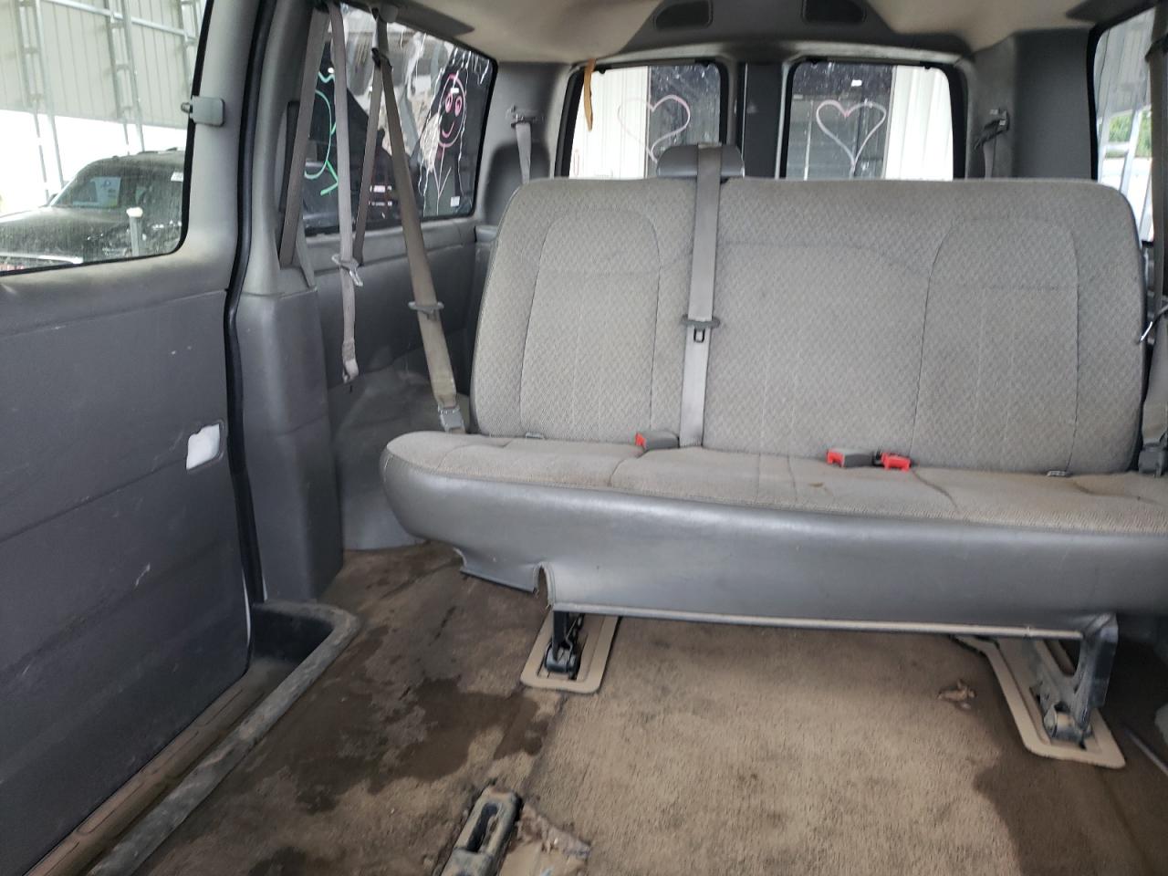 Chevrolet Express Lt Image 2