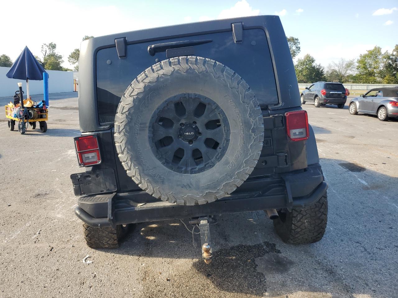 Jeep Wrangler Sahara Image 4