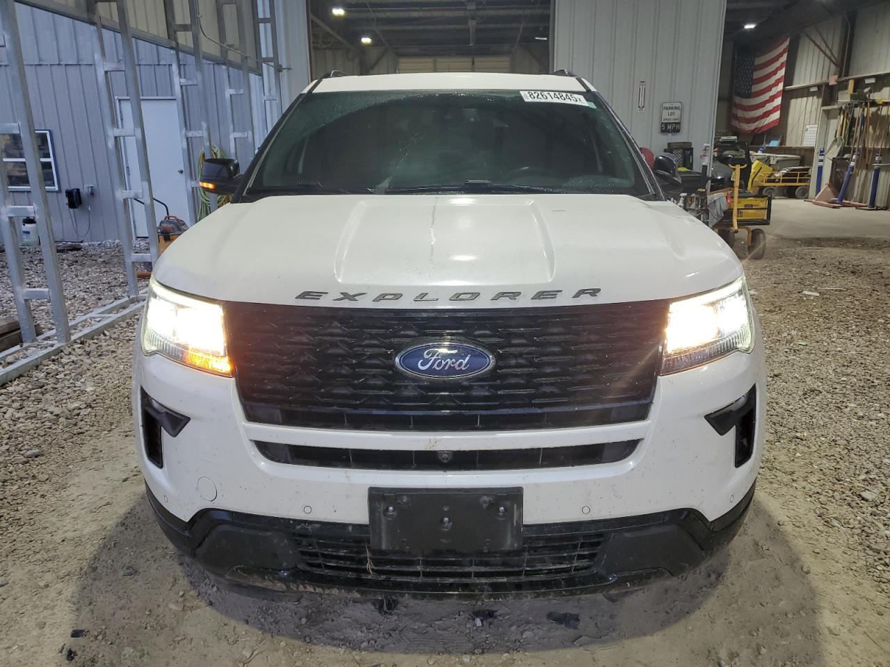 Ford Explorer Sport Image 8