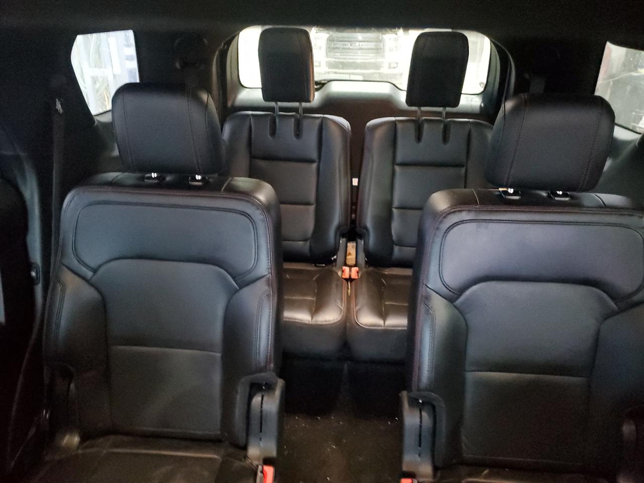 Ford Explorer Sport Image 7