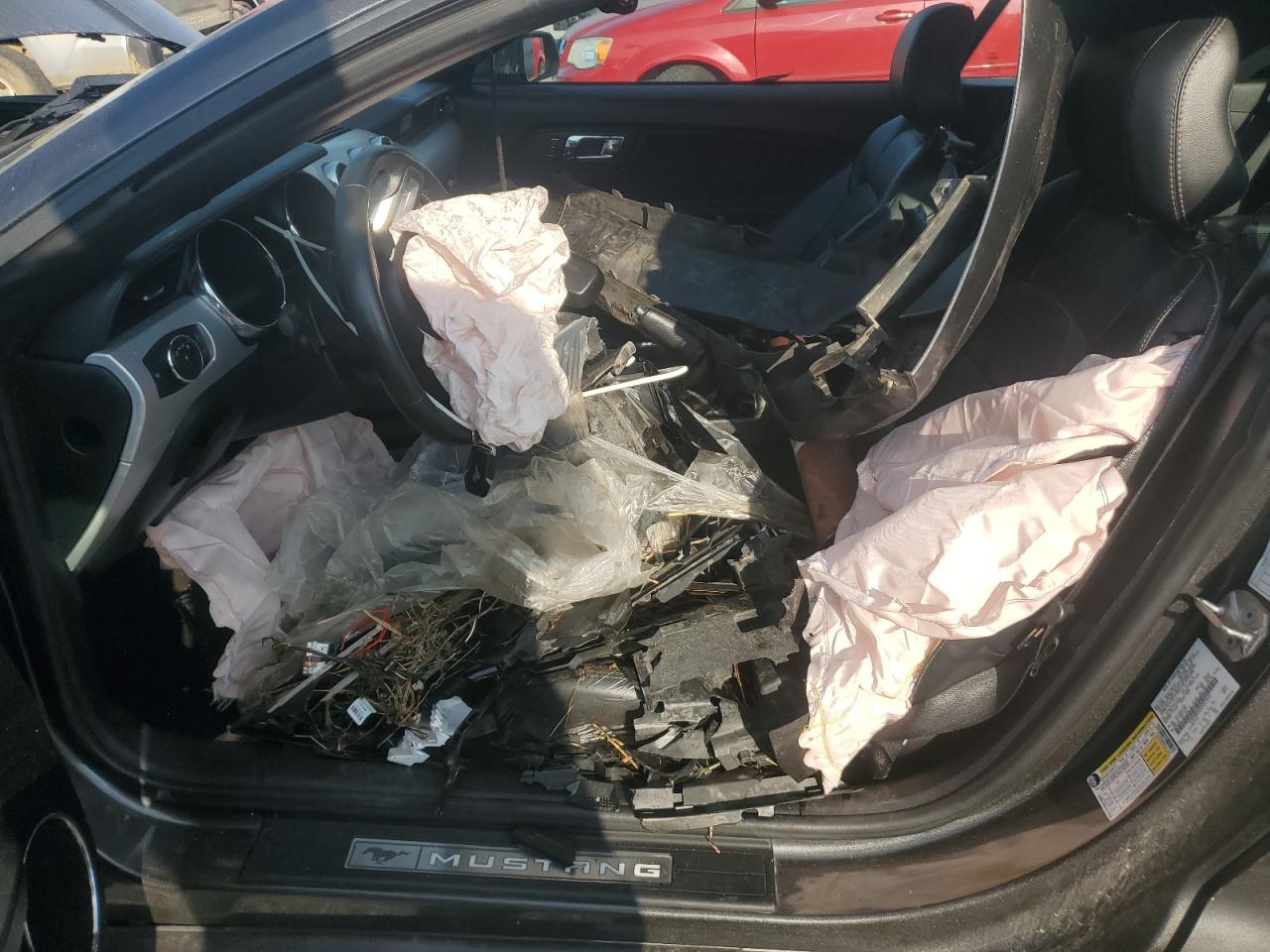 Ford Mustang Image 3