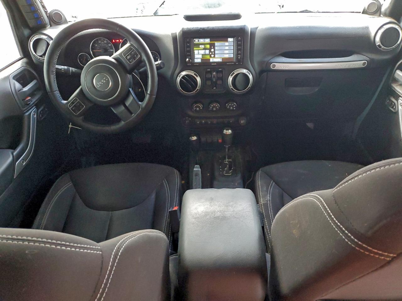 Jeep Wrangler Sahara Image 11