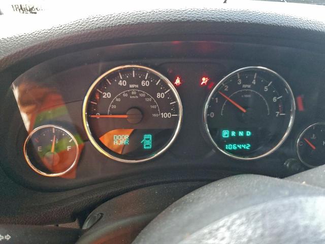 Jeep Wrangler Sahara Image 13