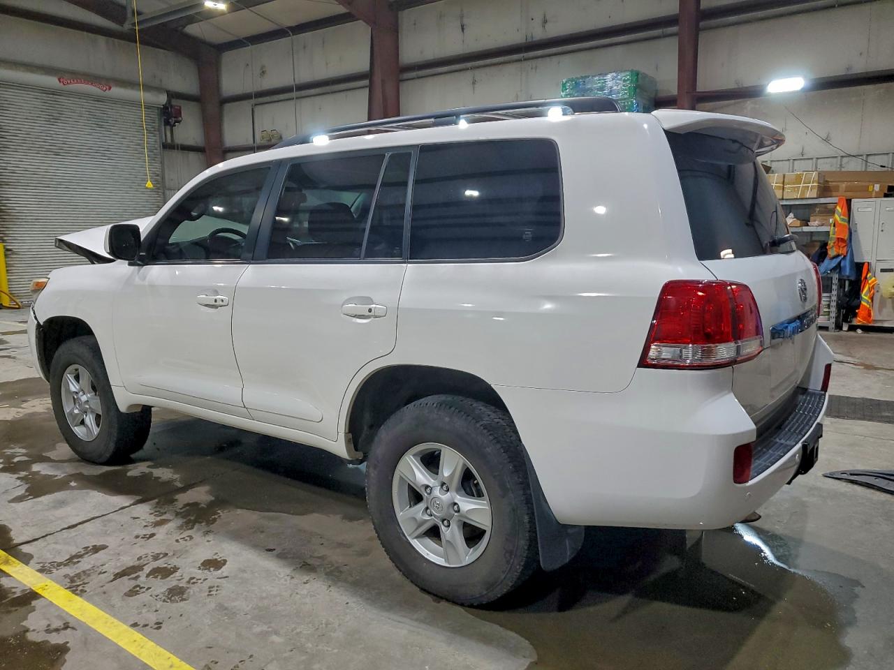 Toyota Land Cruis Image 13