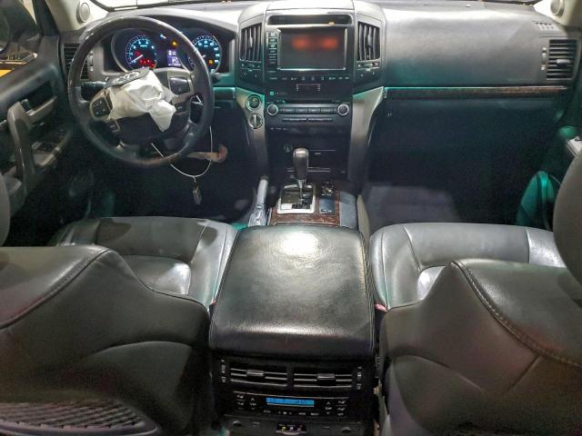 Toyota Land Cruis Image 11