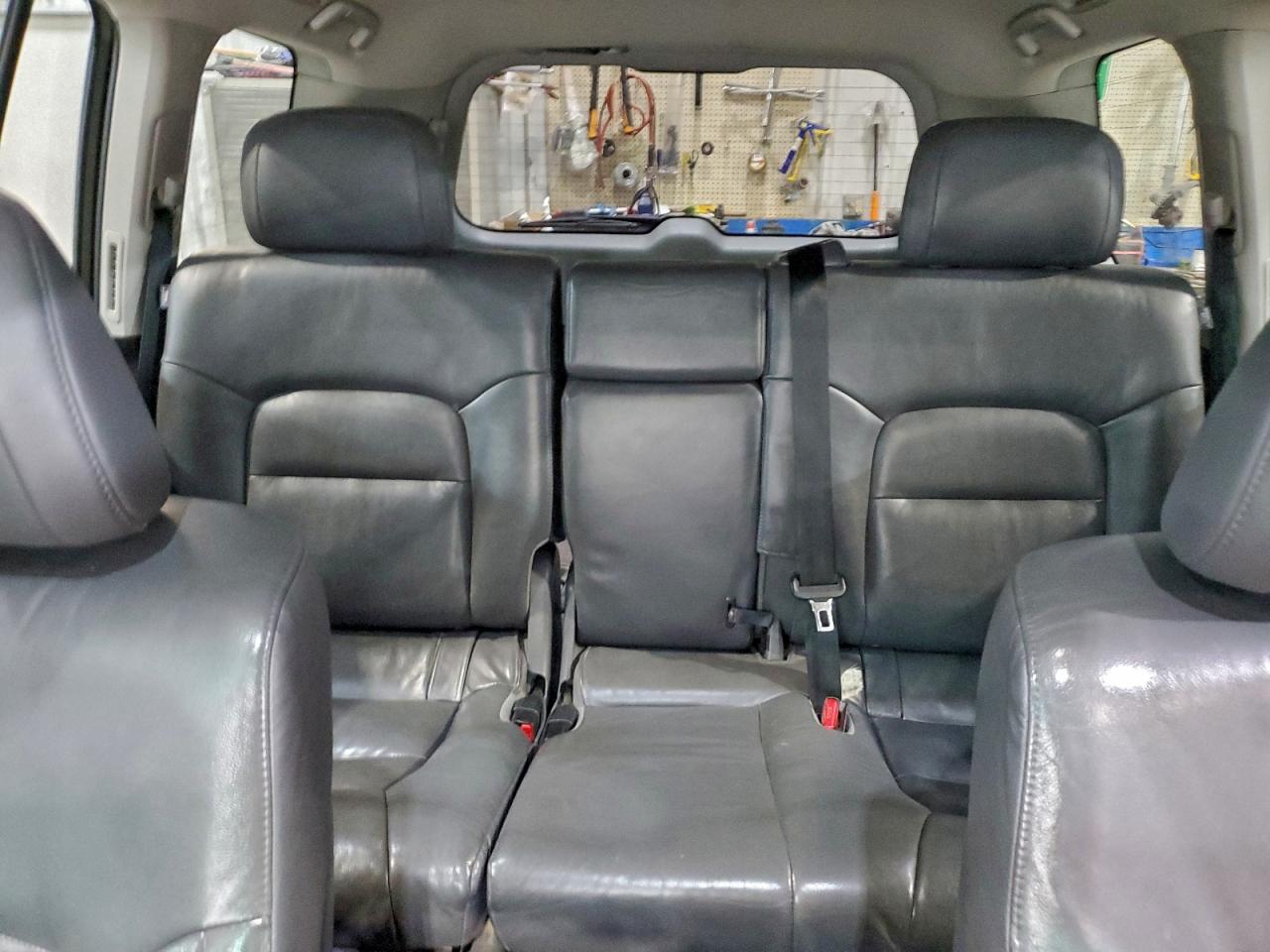 Toyota Land Cruis Image 14