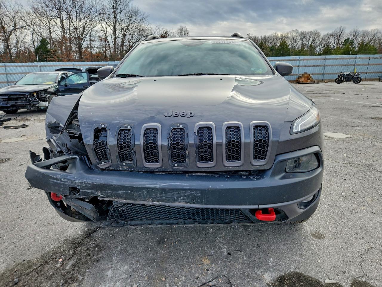 Jeep Cherokee Trailhawk Image 11