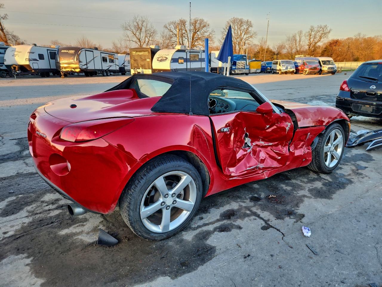 Pontiac Solstice Image 4