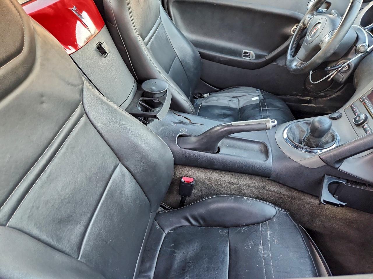 Pontiac Solstice Image 2