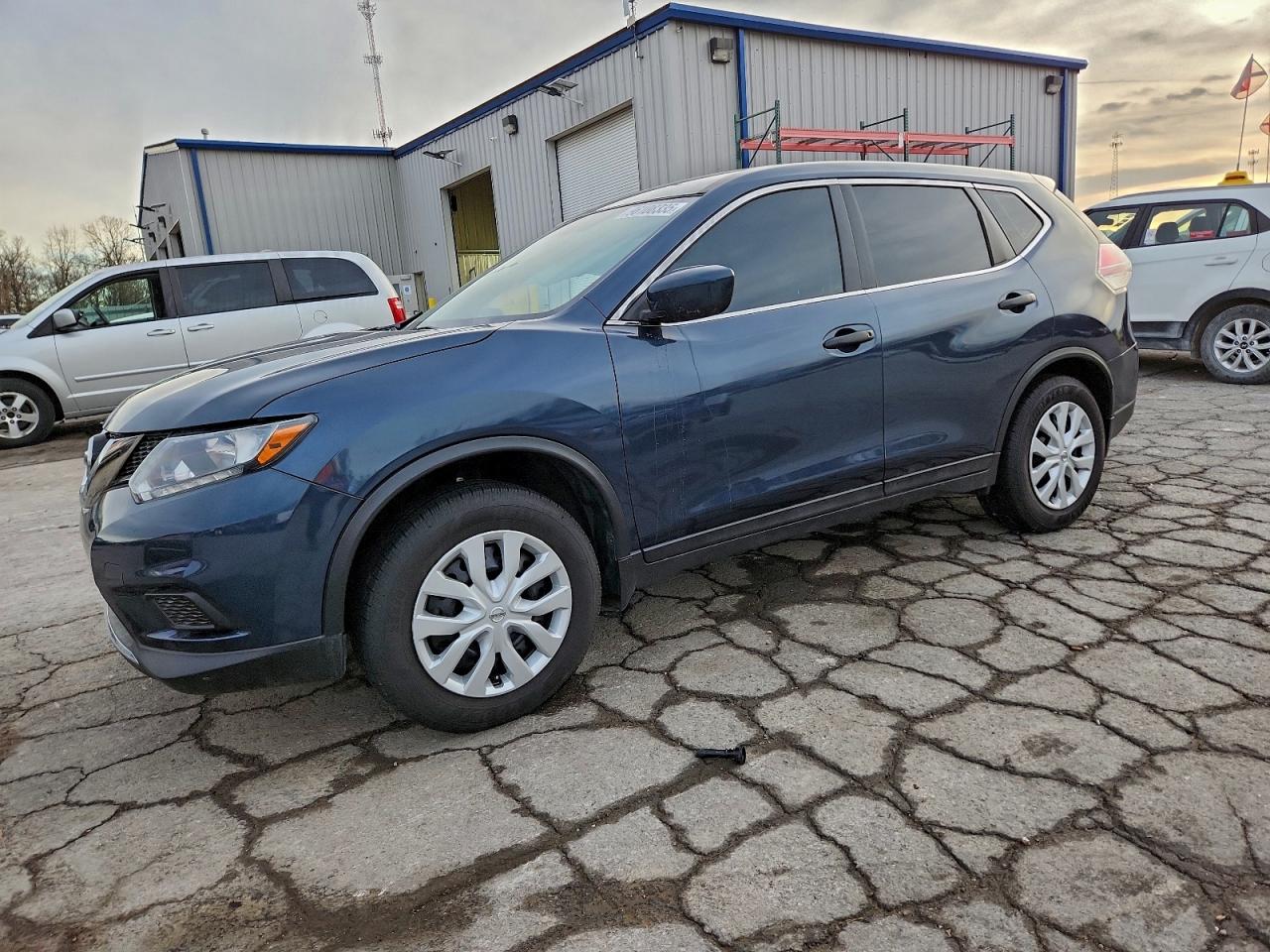 Nissan Rogue S Image 1