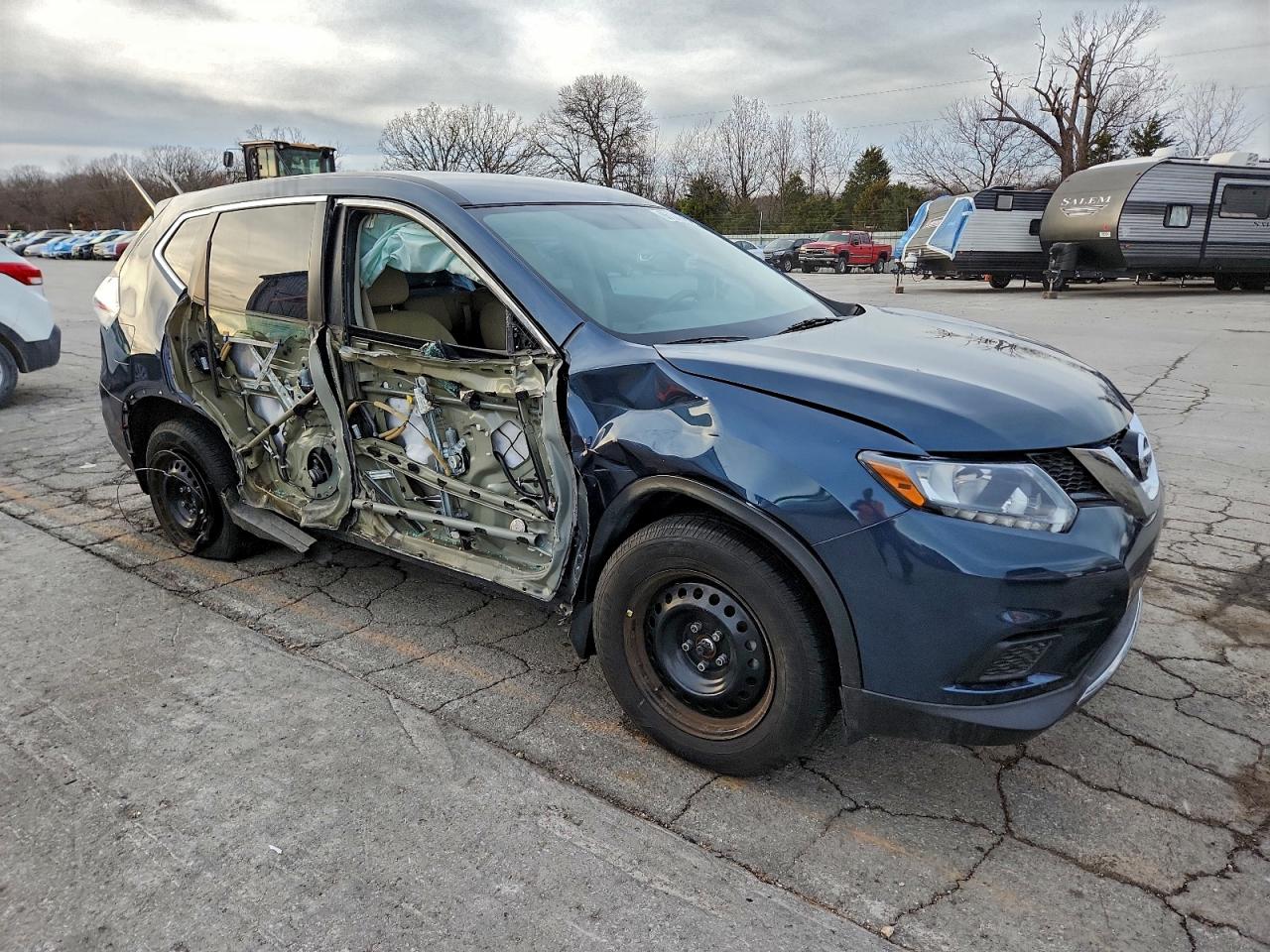 Nissan Rogue S Image 4