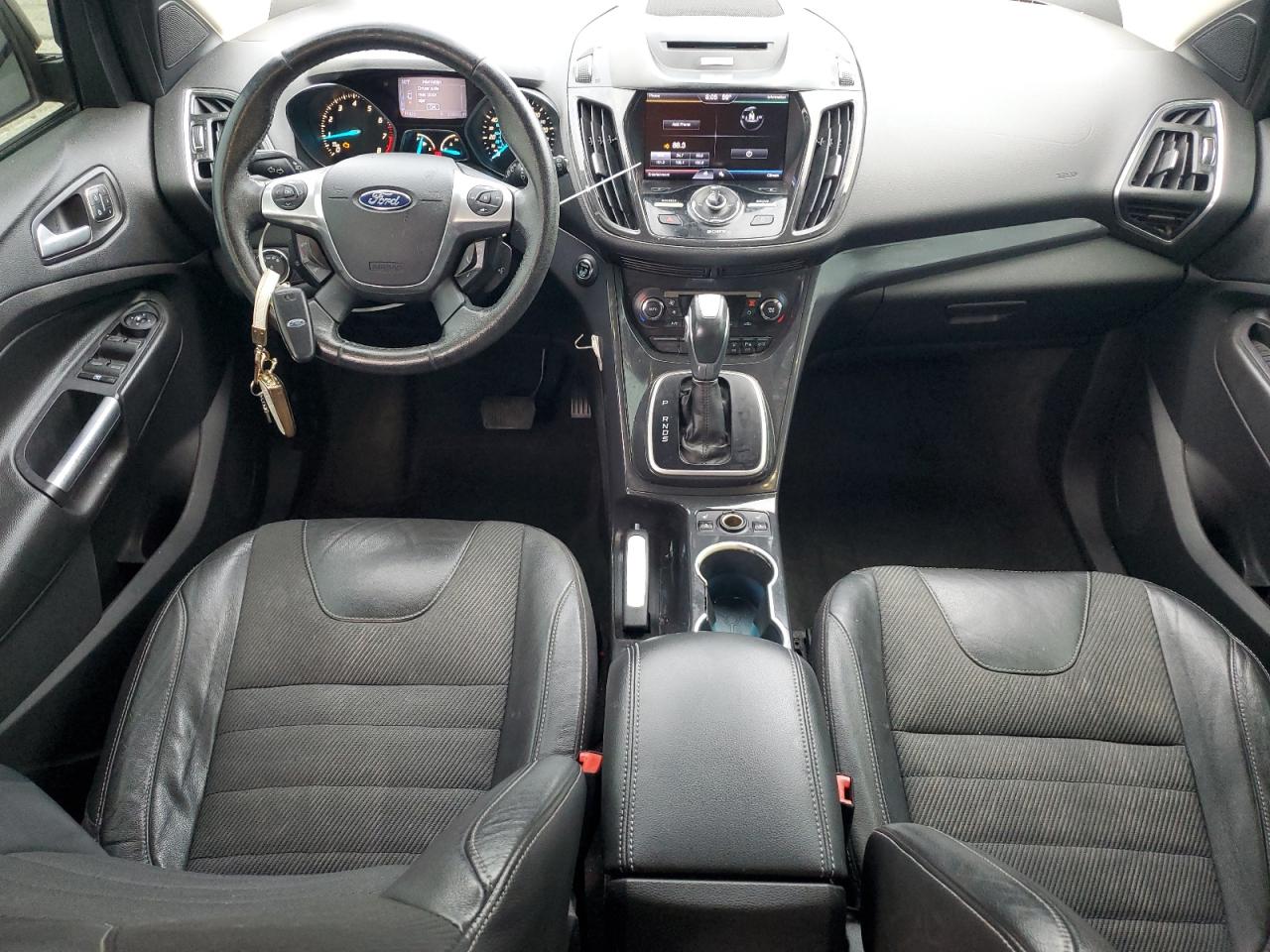 Ford Escape Titanium Image 14