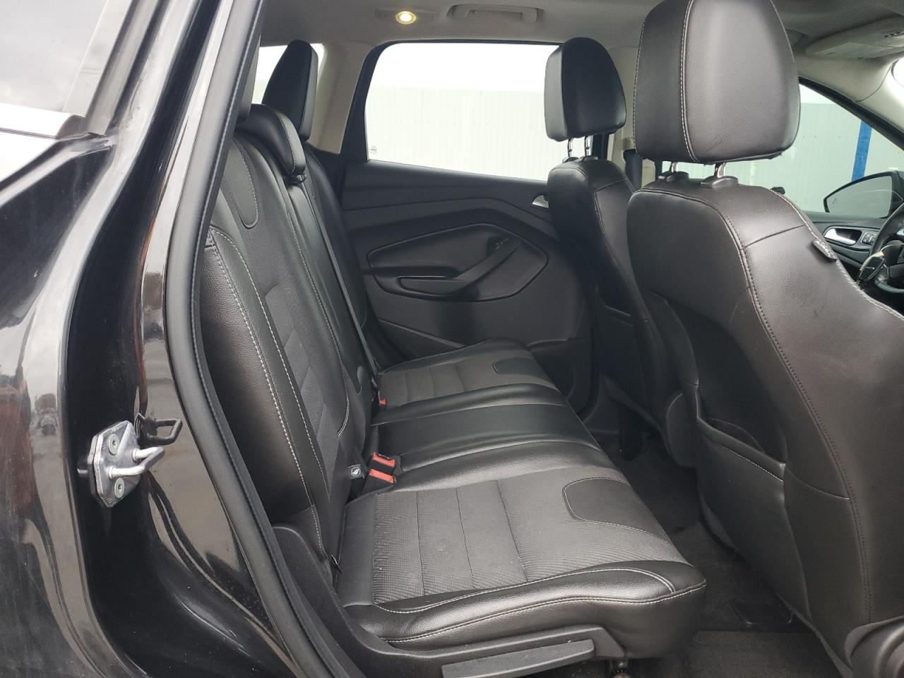 Ford Escape Titanium Image 10