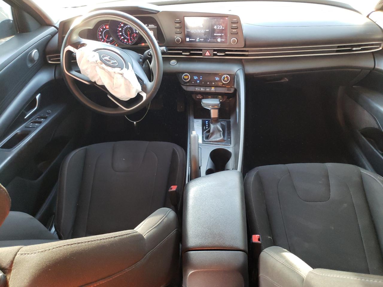 Hyundai ELANTRA Sel Image 12