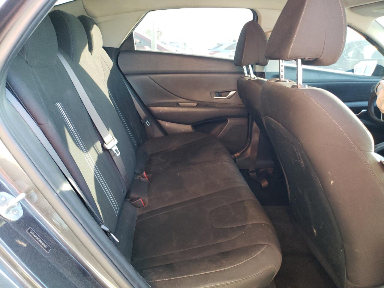 Hyundai ELANTRA Sel Image 8