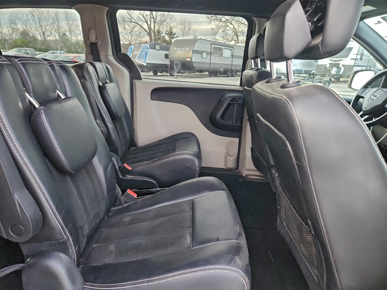 Dodge Caravan Sxt Image 8