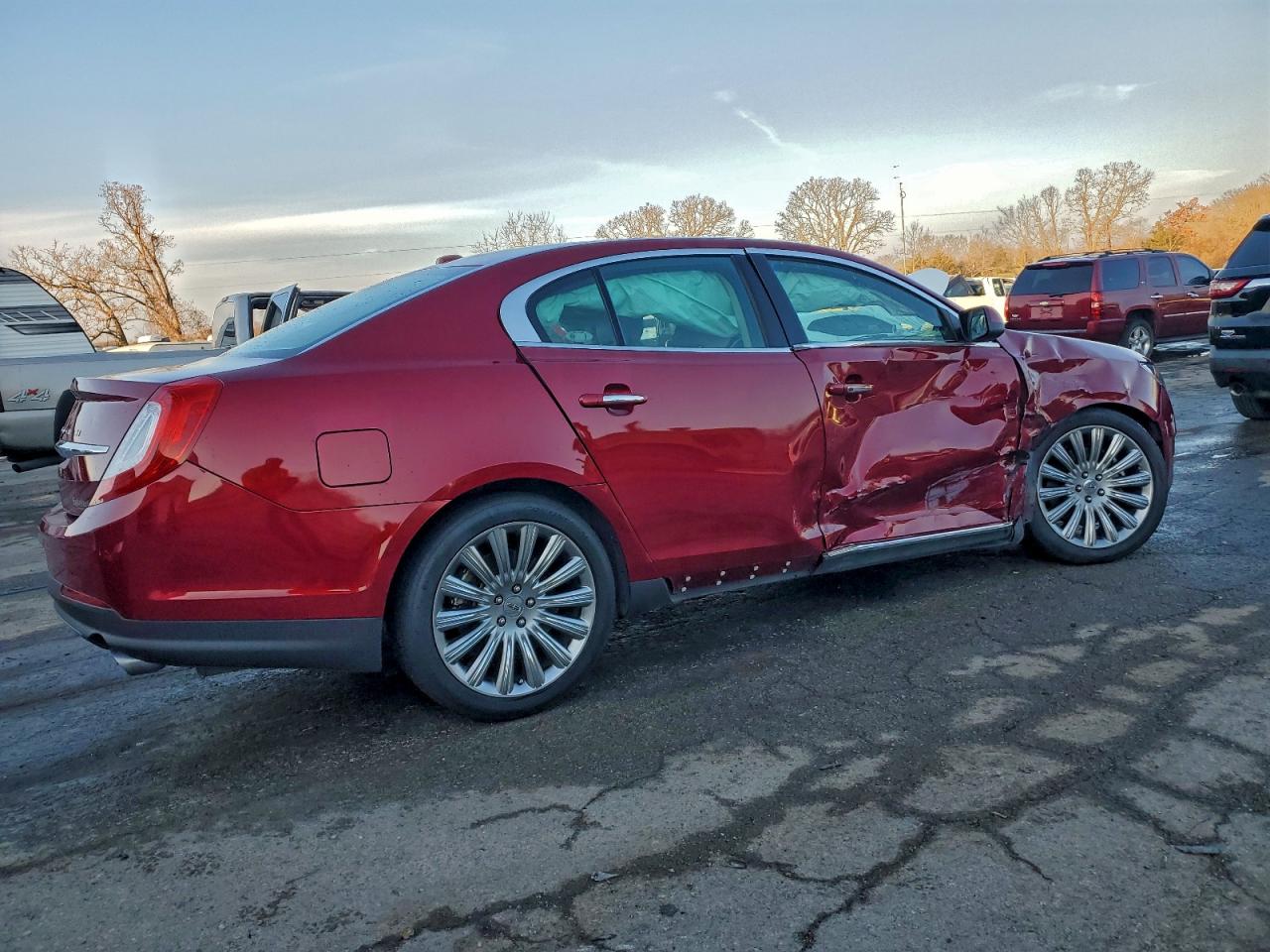 Lincoln MKS Image 10