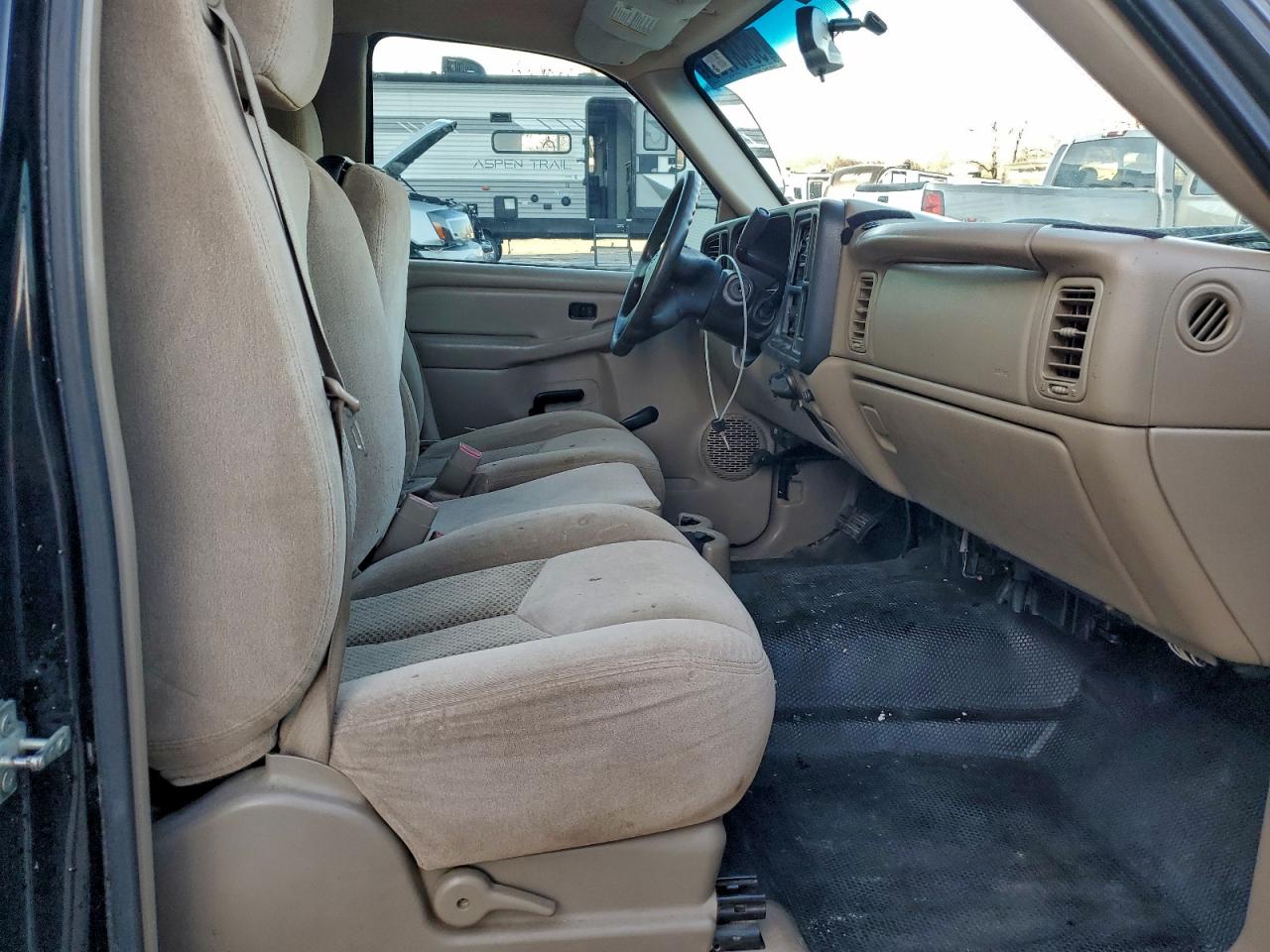 Chevrolet Silverado C1500 Classic Image 4