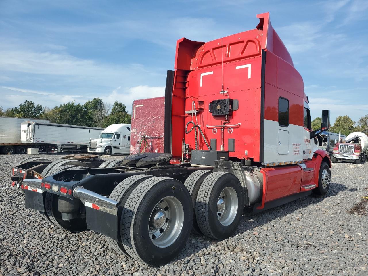 Peterbilt Tractor 579 Image 2