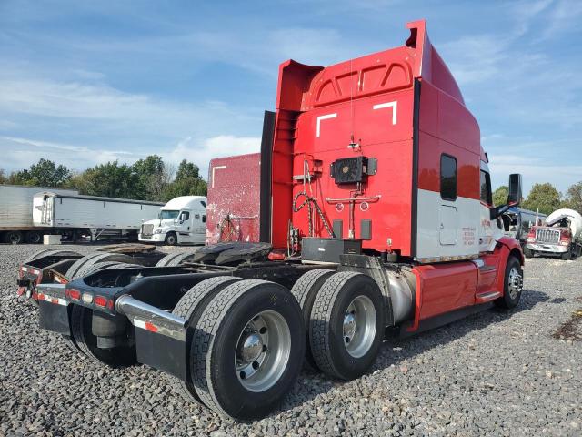 Peterbilt Tractor 579 Image 2