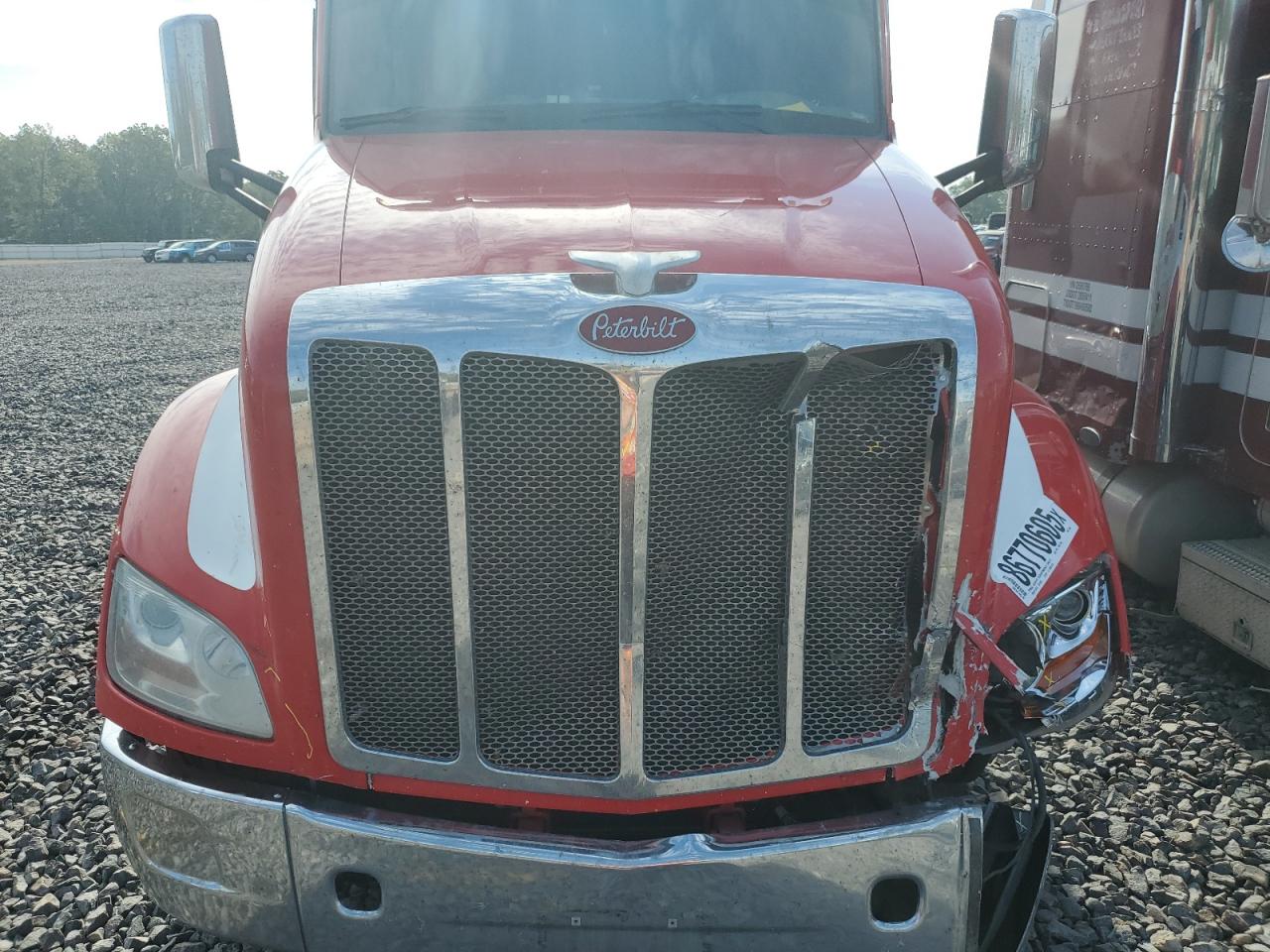 Peterbilt Tractor 579 Image 10