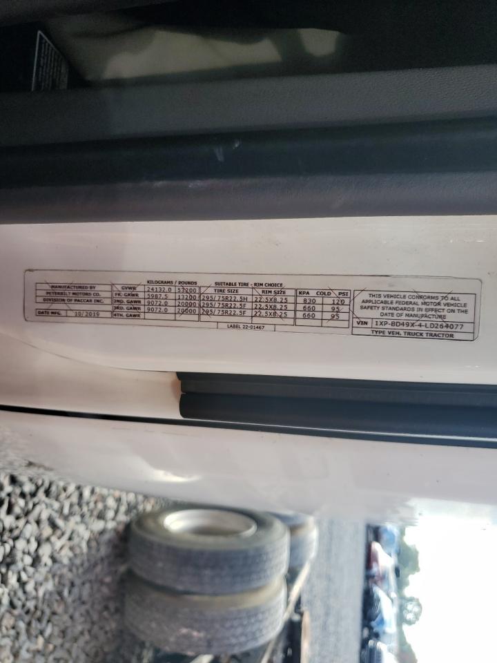 Peterbilt Tractor 579 Image 9