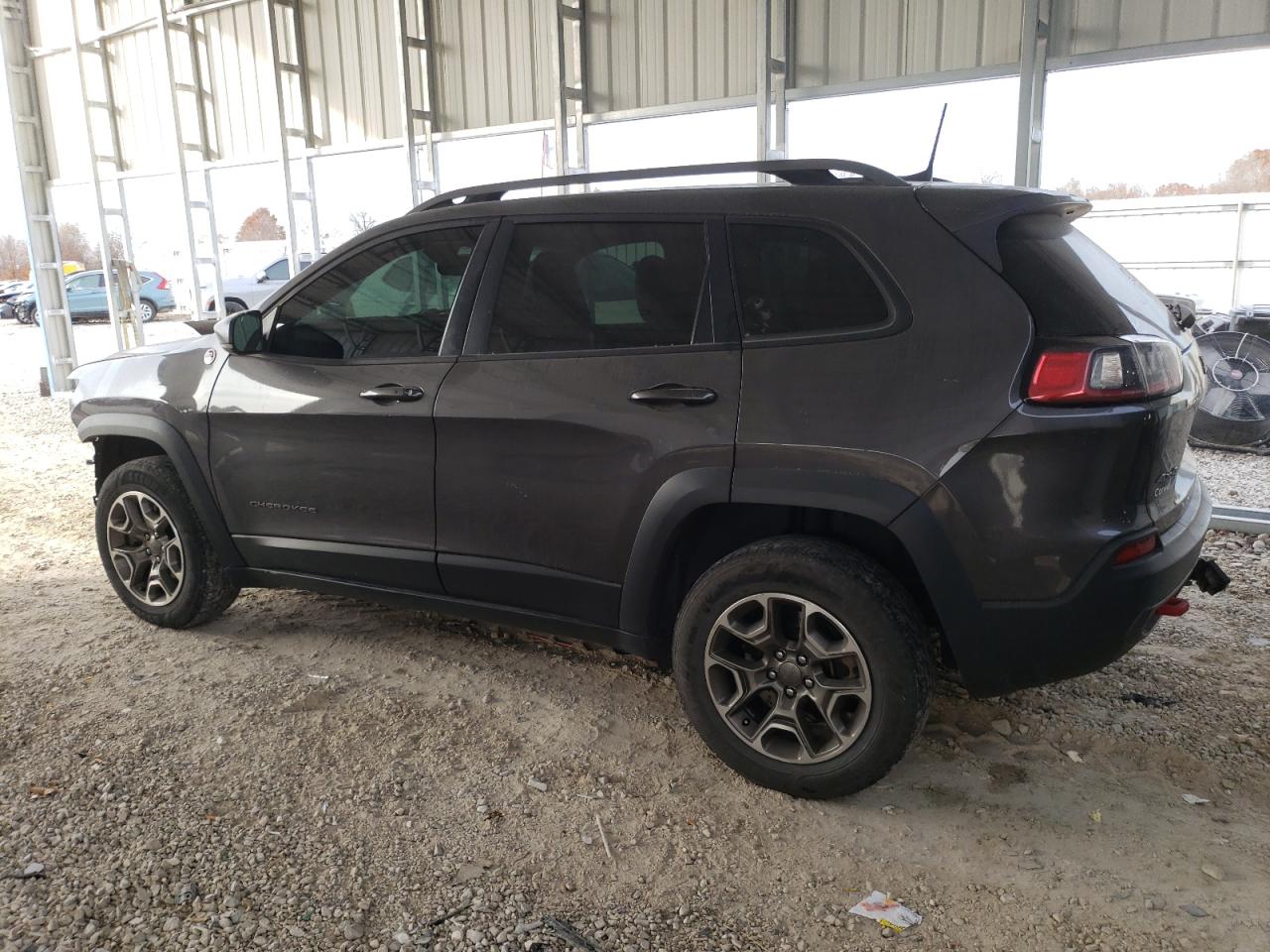 Jeep Cherokee Trailhawk Image 3