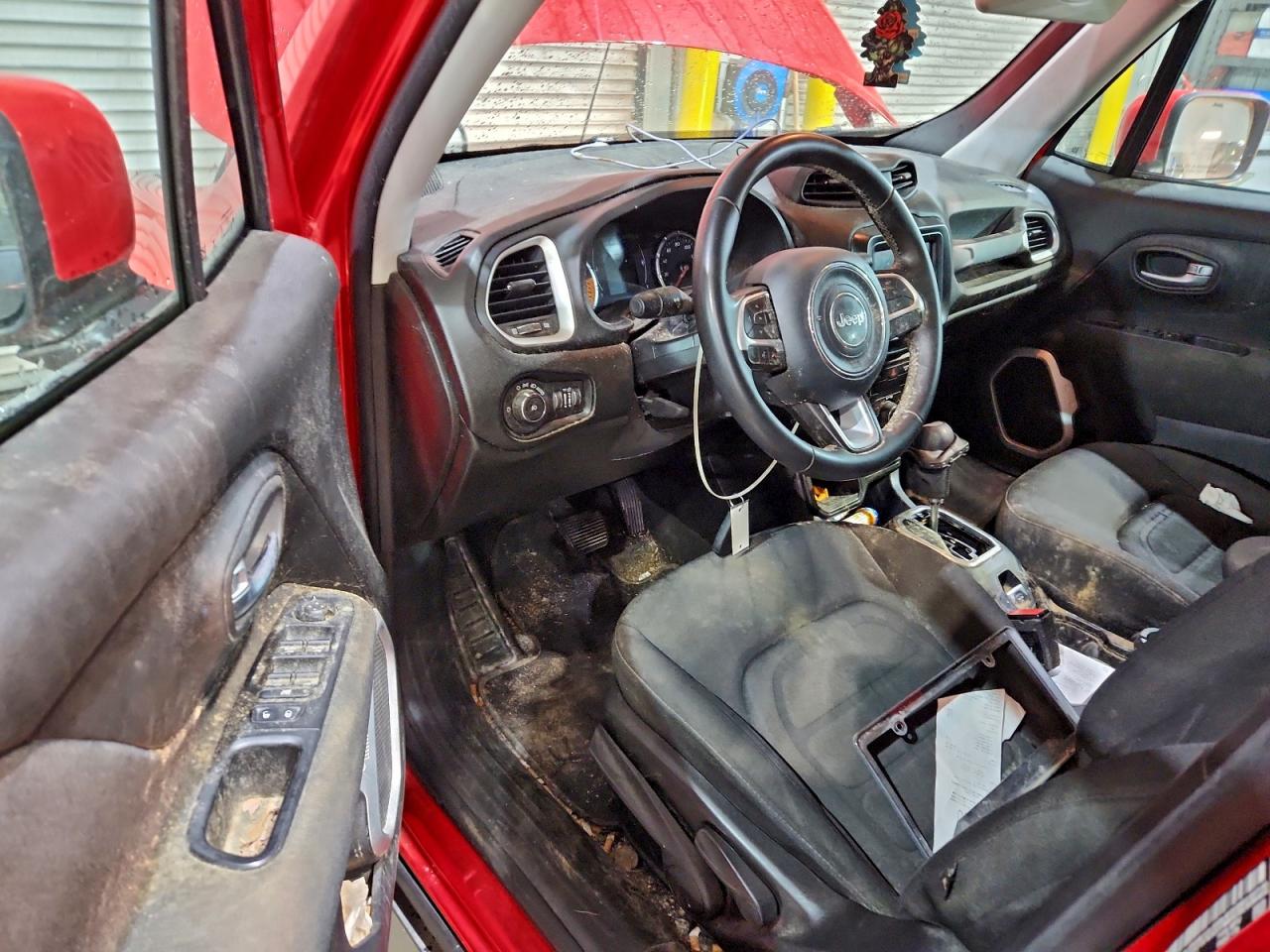 Jeep Renegade Latitude Image 6