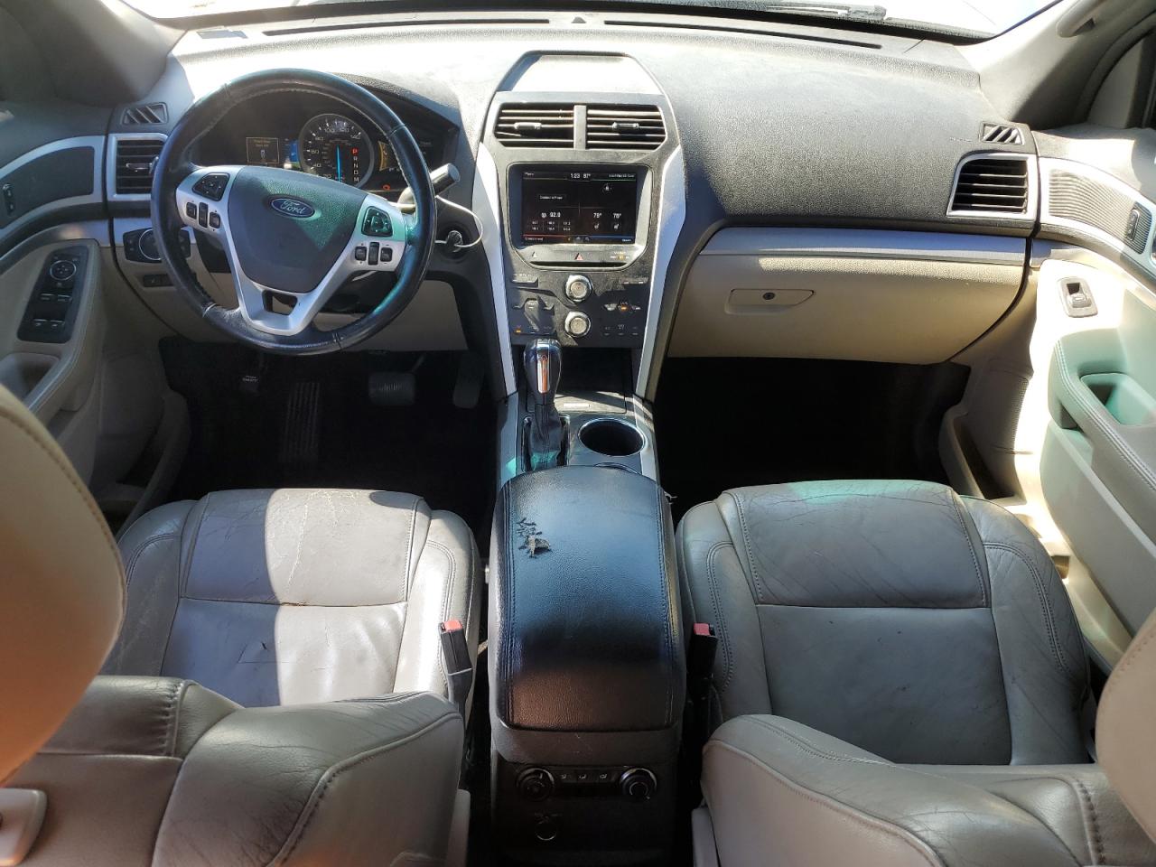 Ford Explorer Xlt Image 12