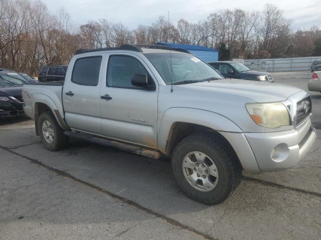 Toyota Tacoma Double Cab Prerunner Image 3