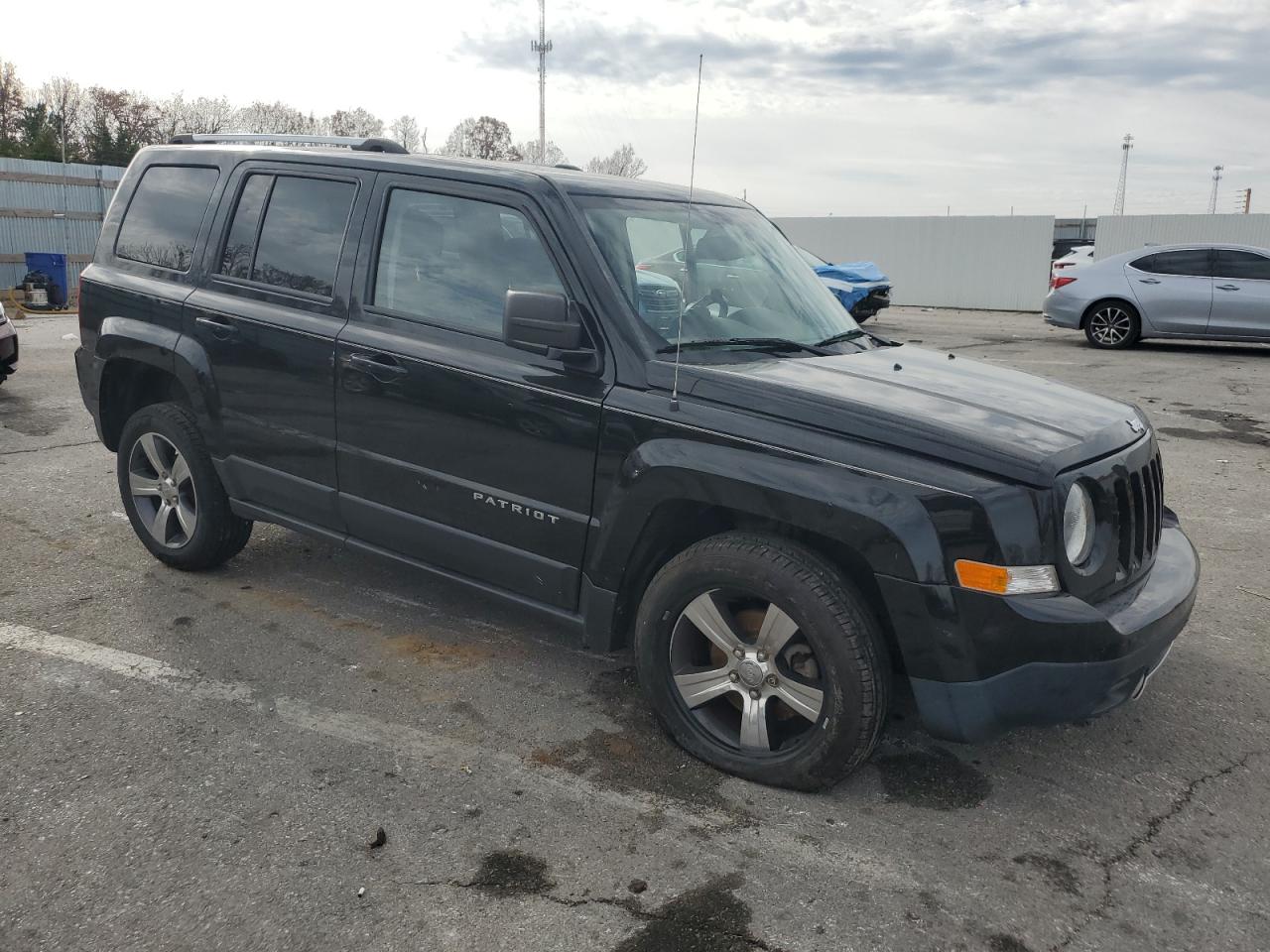 Jeep Patriot Latitude Image 12