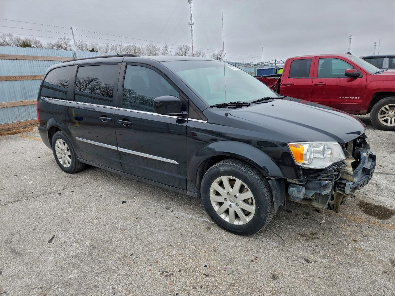 Chrysler Minivan Touring Image 8