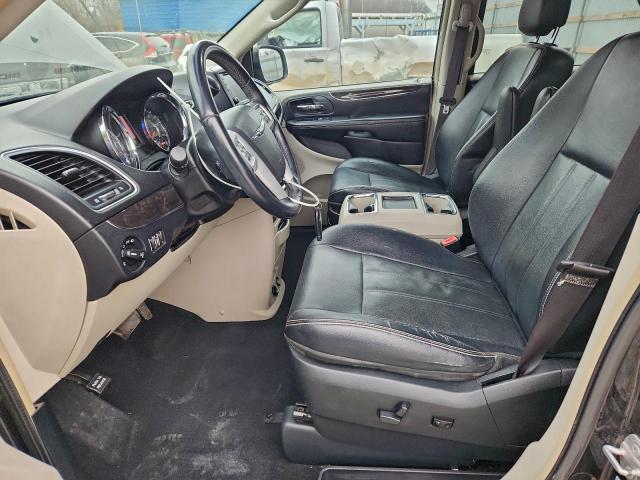 Chrysler Minivan Touring Image 11