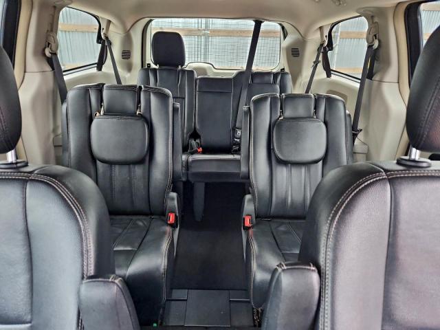 Chrysler Minivan Touring Image 9