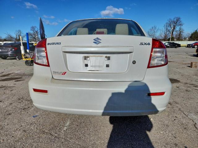 Suzuki SX4 Le Image 8