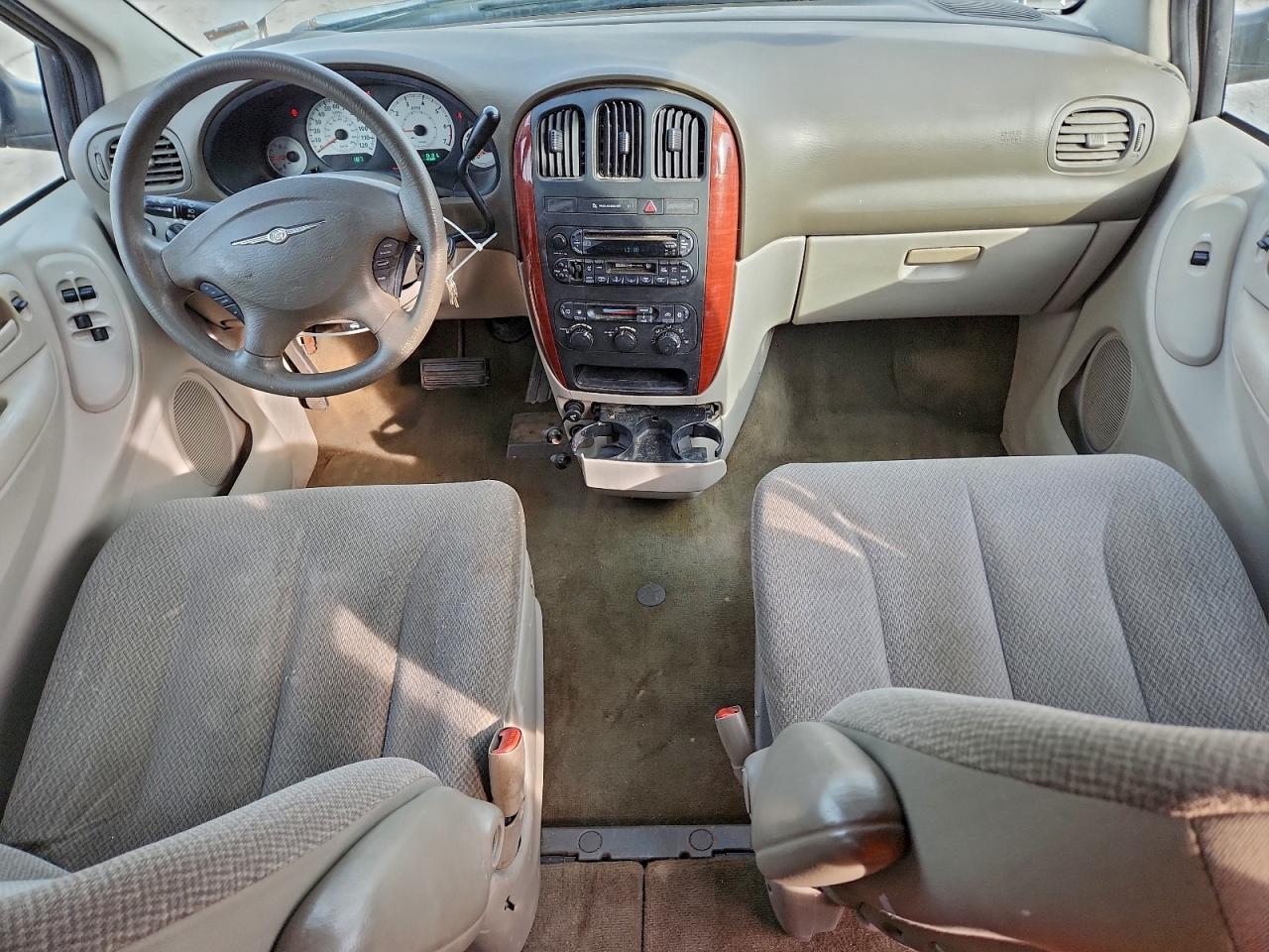 Chrysler Minivan Lx Image 13