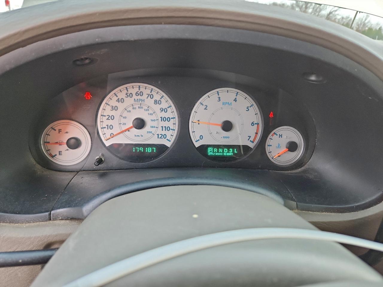 Chrysler Minivan Lx Image 10