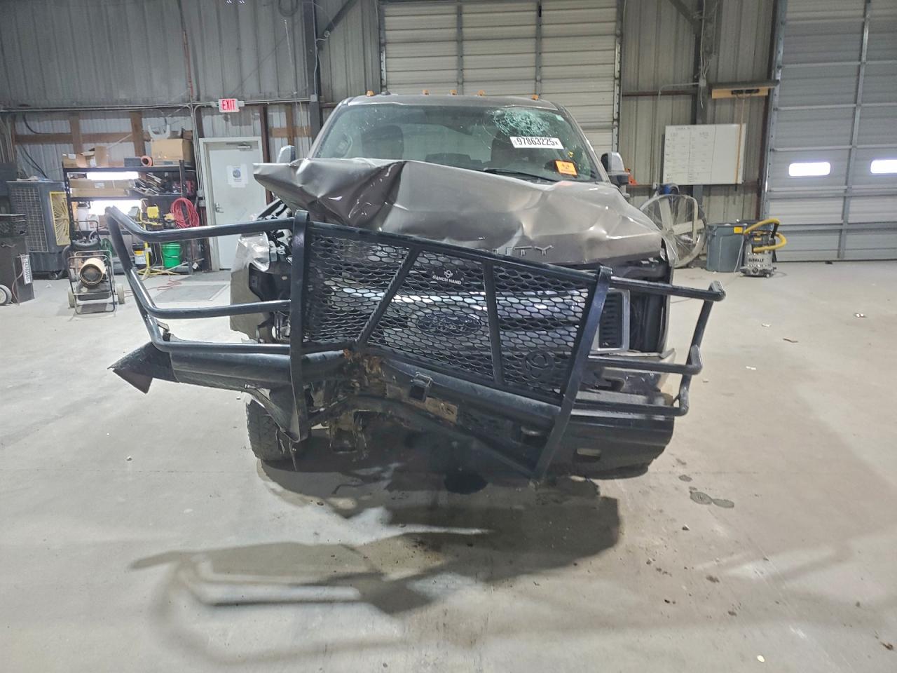 Ford F-350 Super Duty Image 2