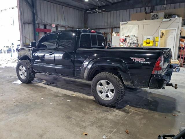 Toyota Tacoma Image 12