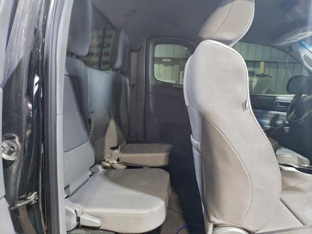 Toyota Tacoma Image 9