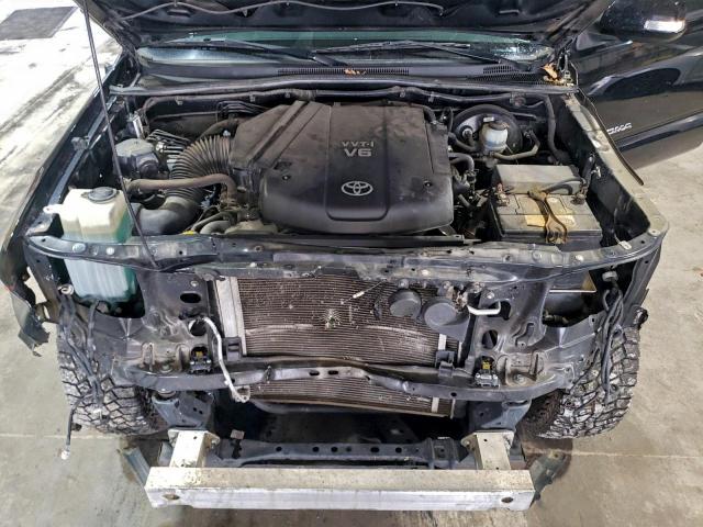 Toyota Tacoma Image 3