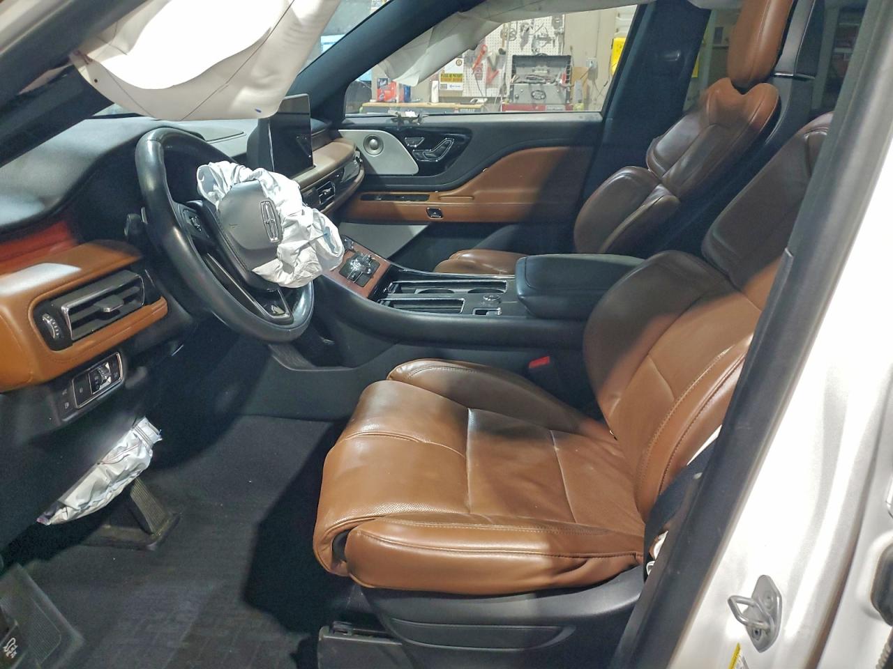 Lincoln Aviator Grand Touring Image 6