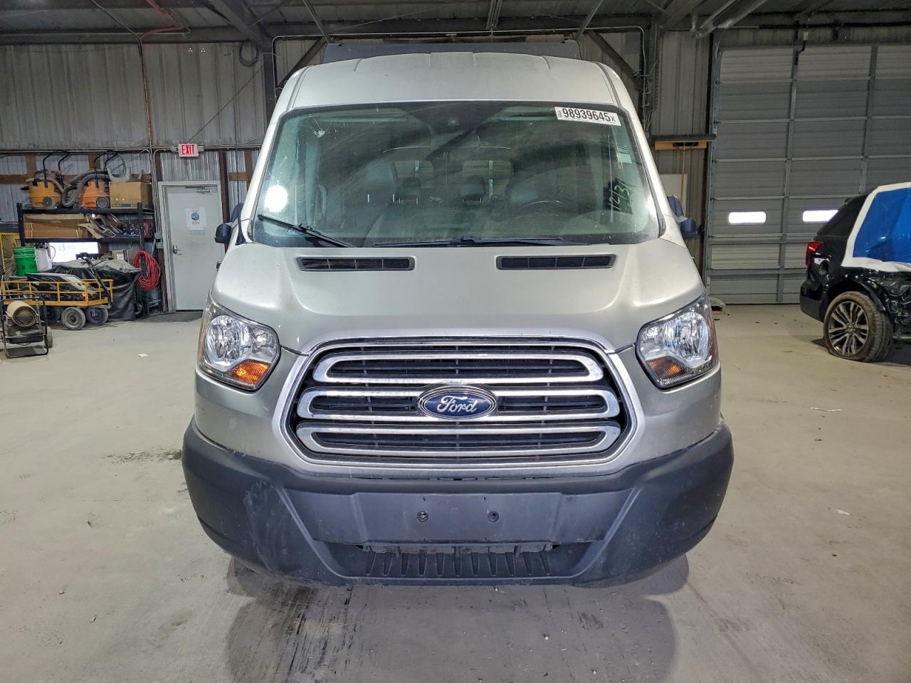 Ford Transit T-350 Image 2